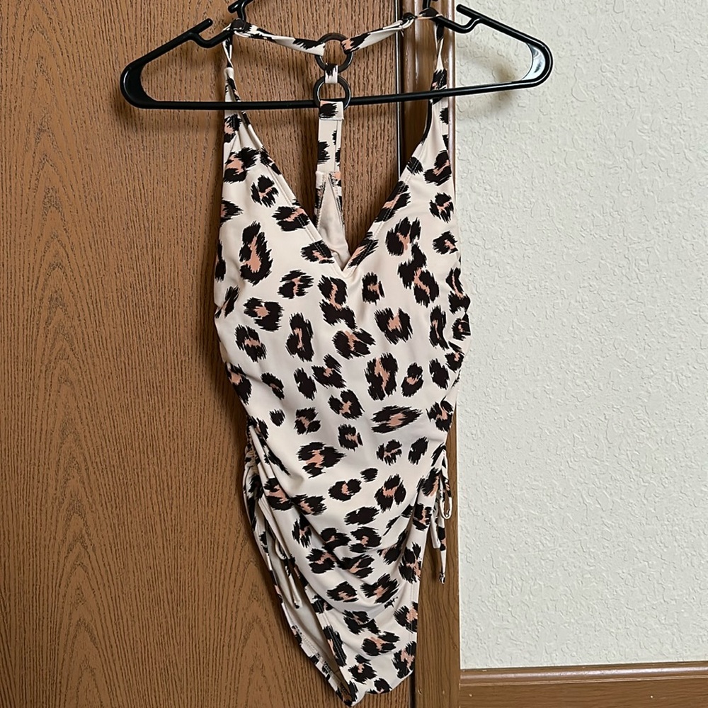 One piece swimsuit